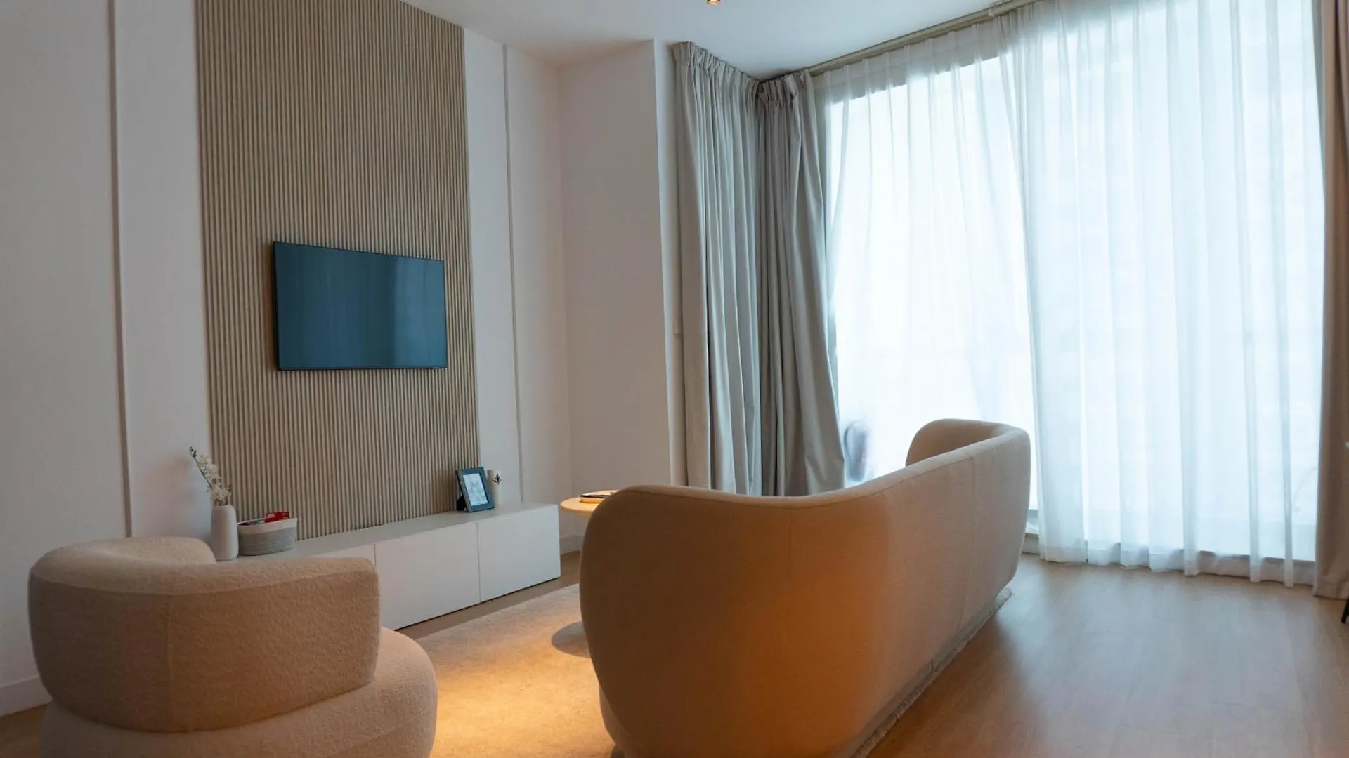Blessed Oasis - Elegant 2Br Marina Apartment Dubai
